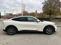 Ford Mustang Mach-E Extended Range 99kWh 294ch 7cv Weiß - thumbnail 6