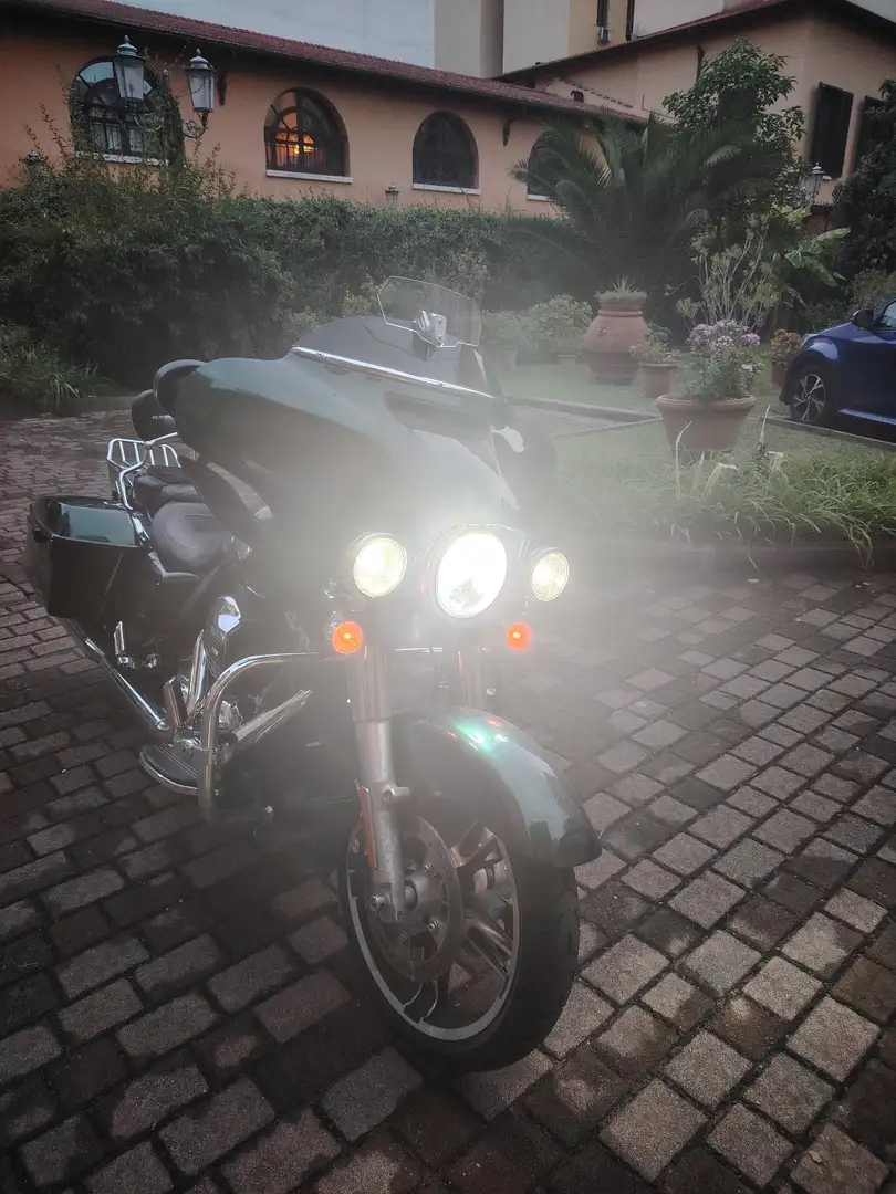 Harley-Davidson Street Glide Verde - 2