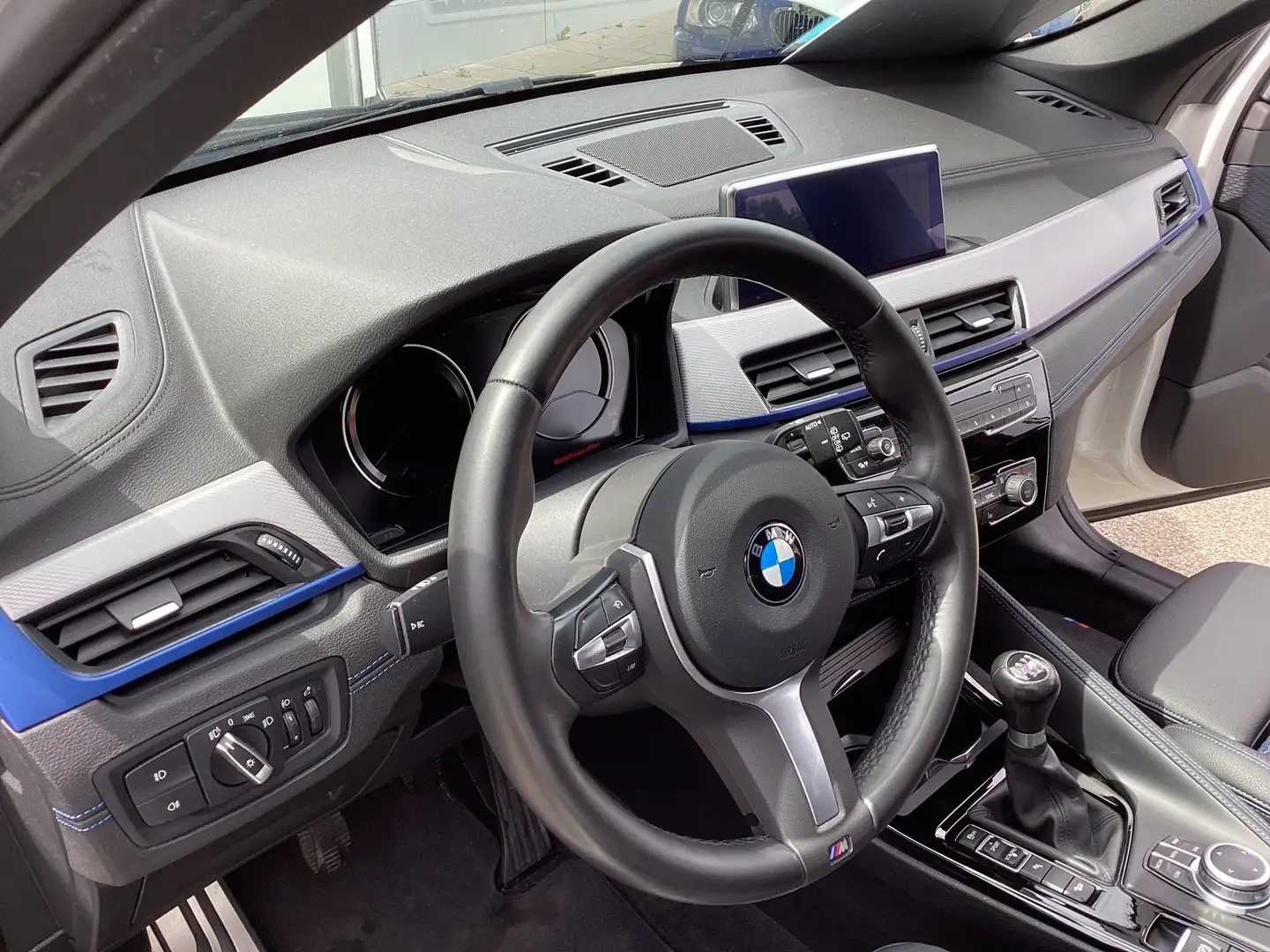 BMW X1 xDrive18d M Sportpaket HiFi DAB LED Navi AHK Blanc - 2