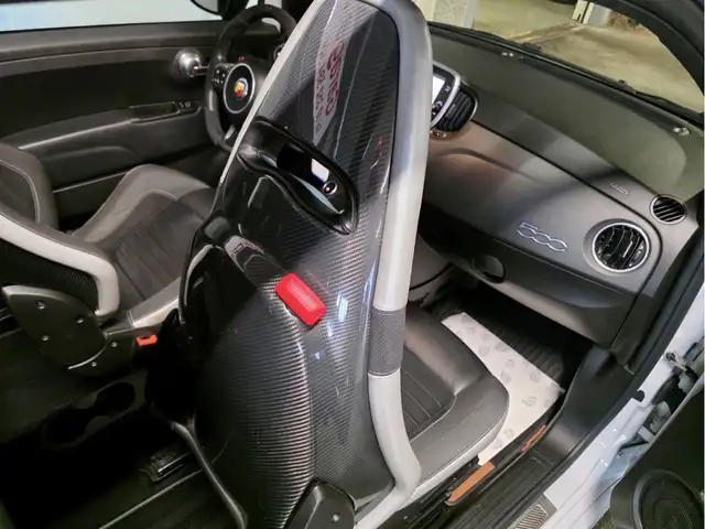 Abarth 595c view 11