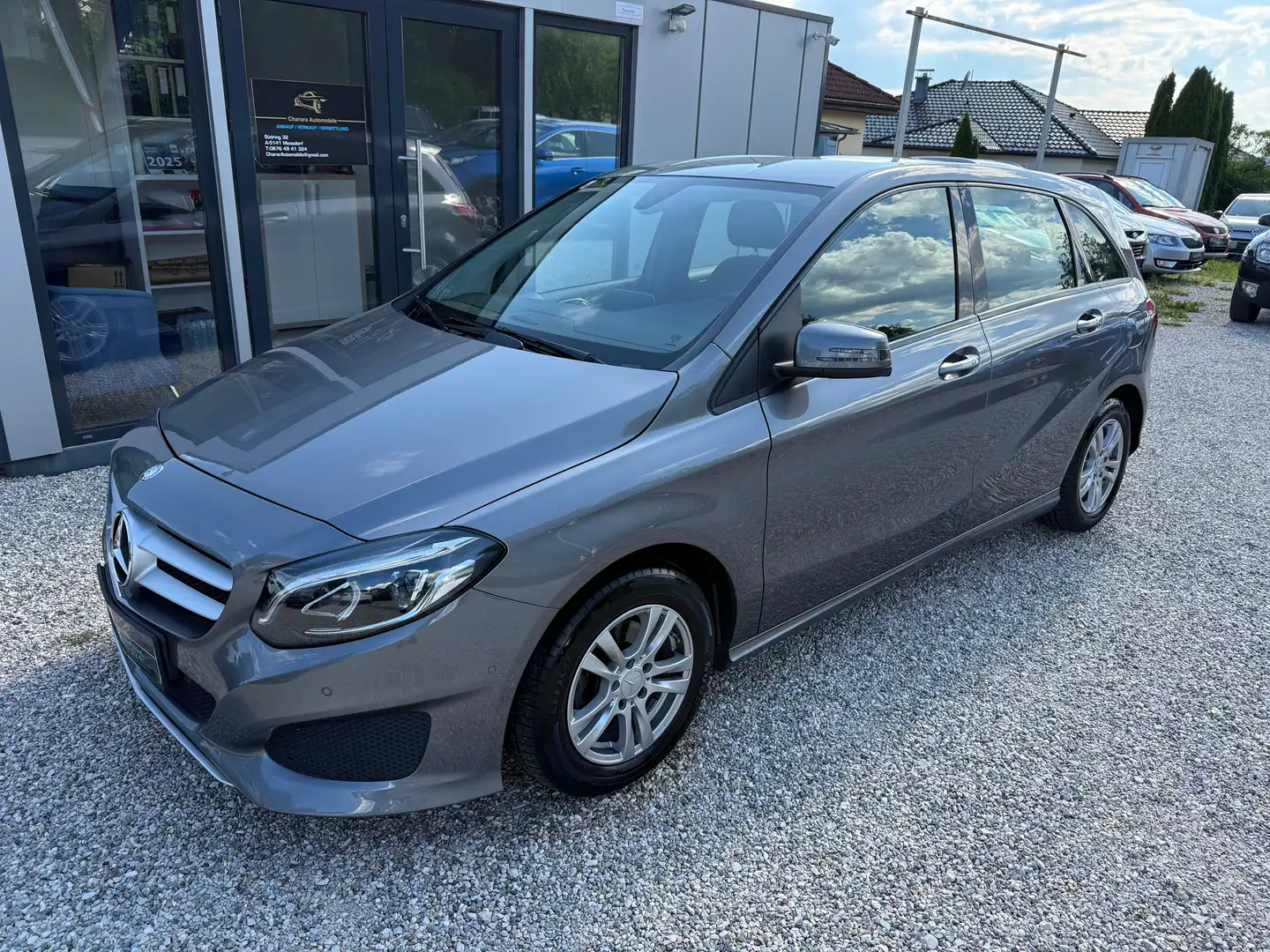Mercedes-Benz B 180 B 180 Automatik AHK NAVI Grau - 1