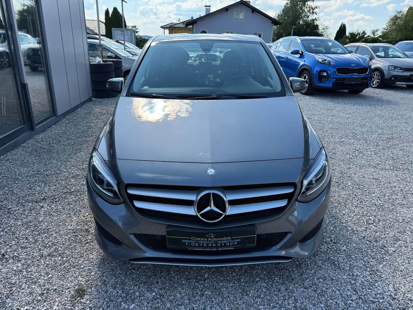 Mercedes-Benz B 180 B 180 Automatik AHK NAVI Grau - 2