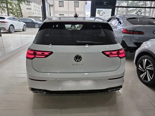 Volkswagen Golf view 6