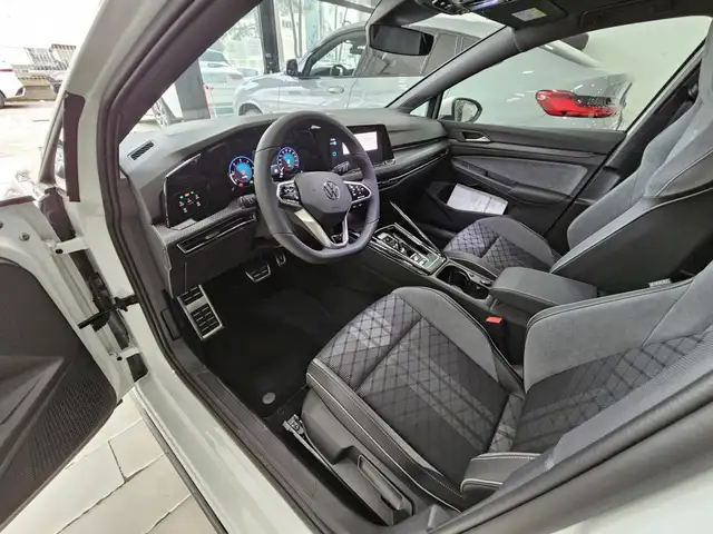 Volkswagen Golf view 13