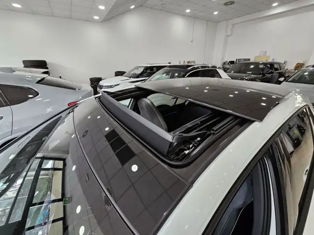 Volkswagen Golf view 12