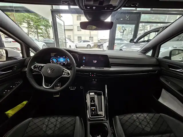 Volkswagen Golf view 14