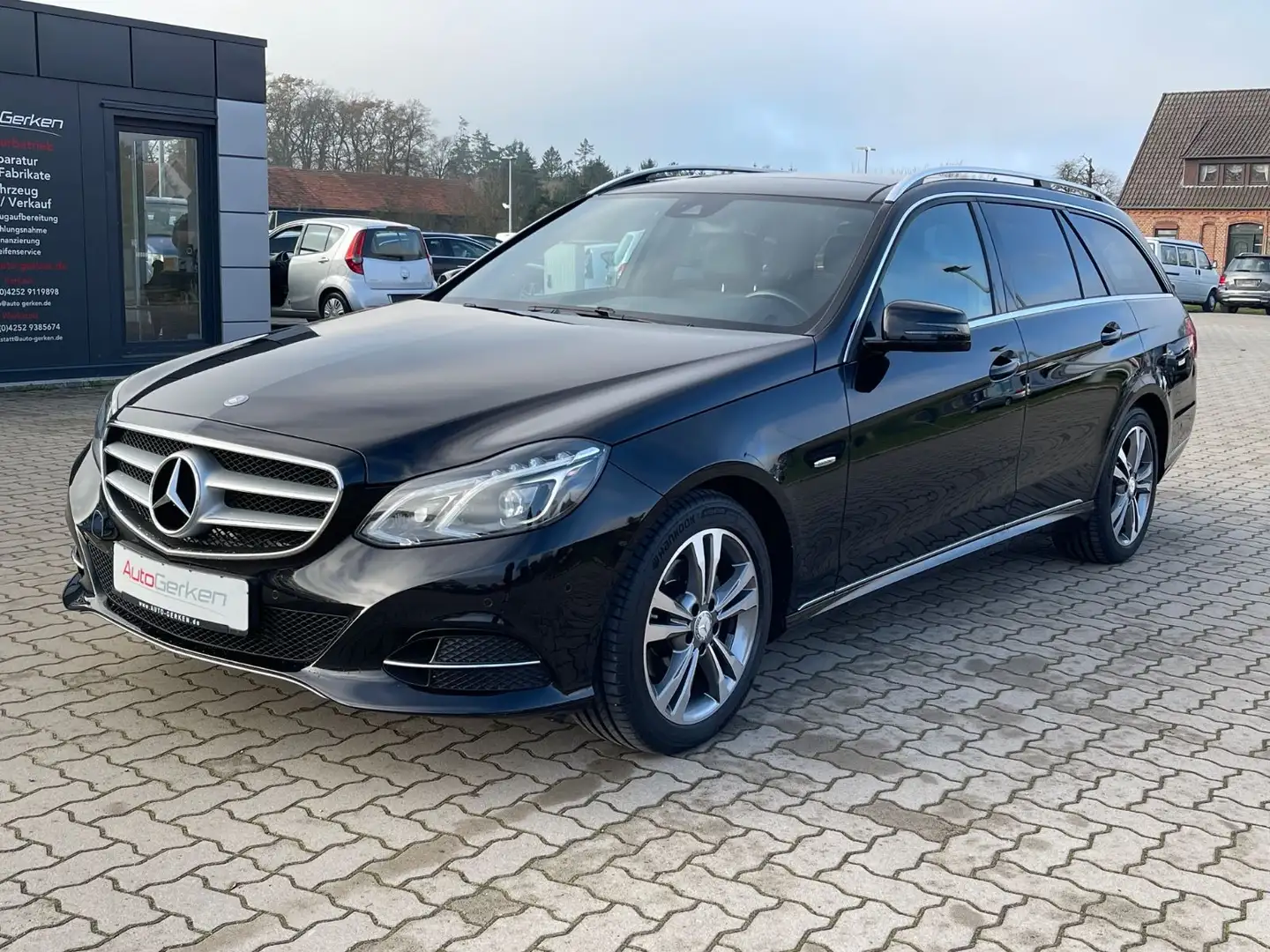 Mercedes-Benz E 200 CDI T Edition Avantgarde 1HD AHK ILS Schwarz - 2