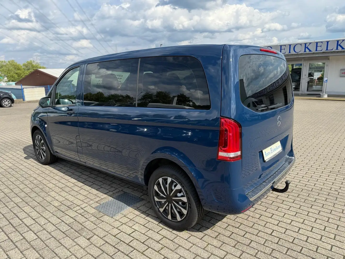 Mercedes-Benz Vito 124 9G Tourer Base kompakt LED STH AHK DISTRO 6-SI Blau - 2