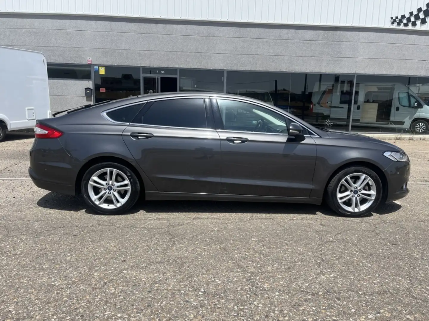 Ford Mondeo 2.0TDCI Titanium 150 Gris - 2