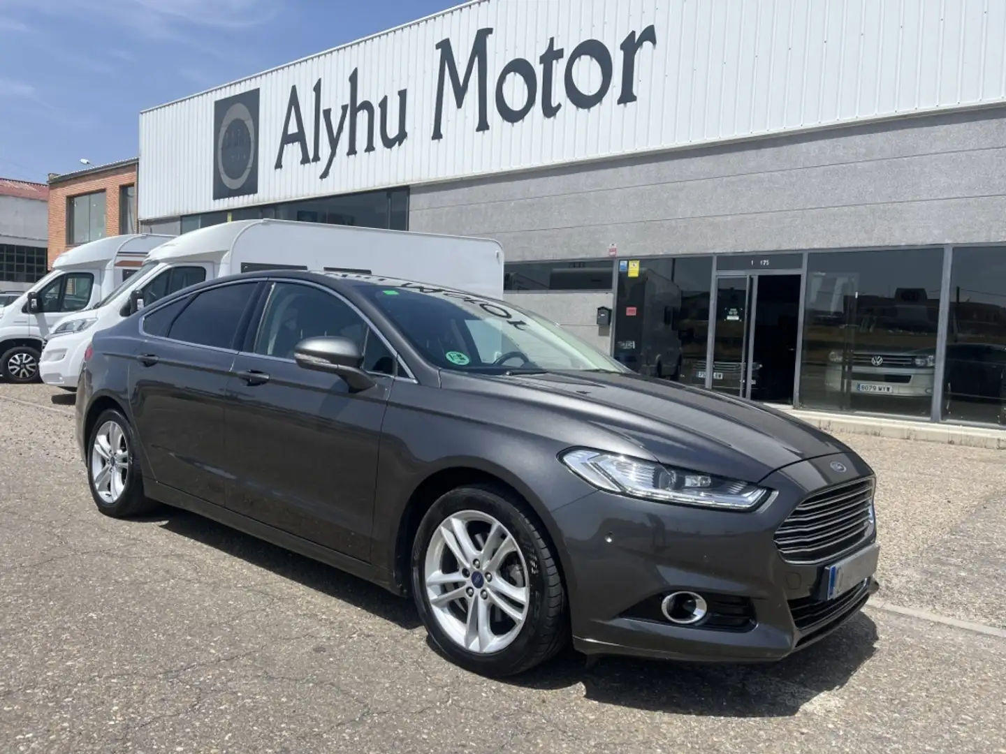 Ford Mondeo 2.0TDCI Titanium 150 Gris - 1