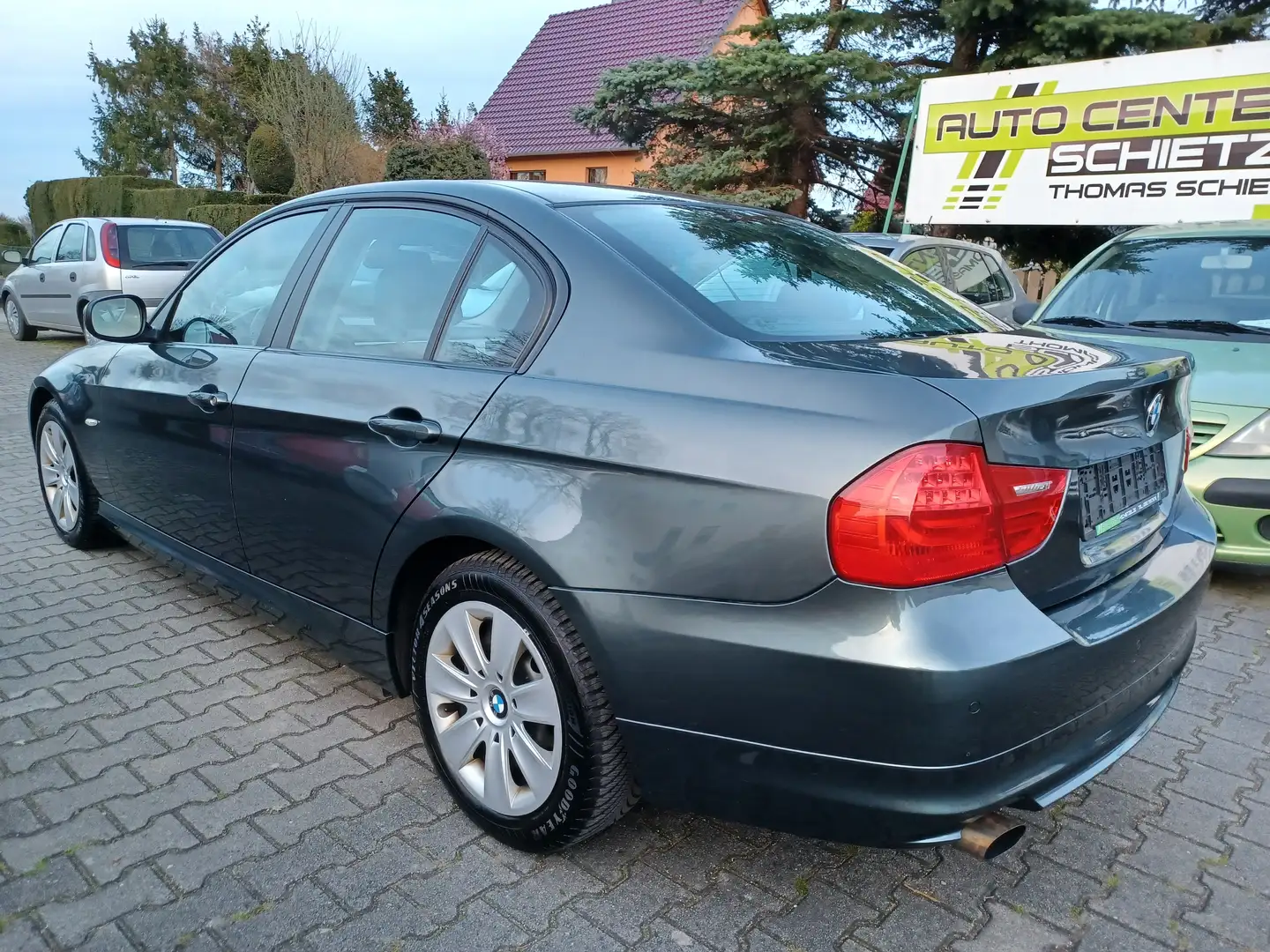 BMW 318 *1.Hand*erst95tkm*Xenon*Automatik*Reifen+BremseNEU Зелений - 2
