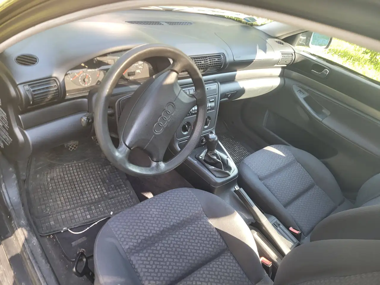 Audi A4 1.8, foto 6