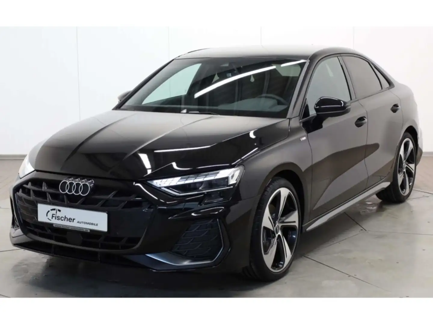 Audi A3 Limousine 35 TFSI S line Schwarz - 2