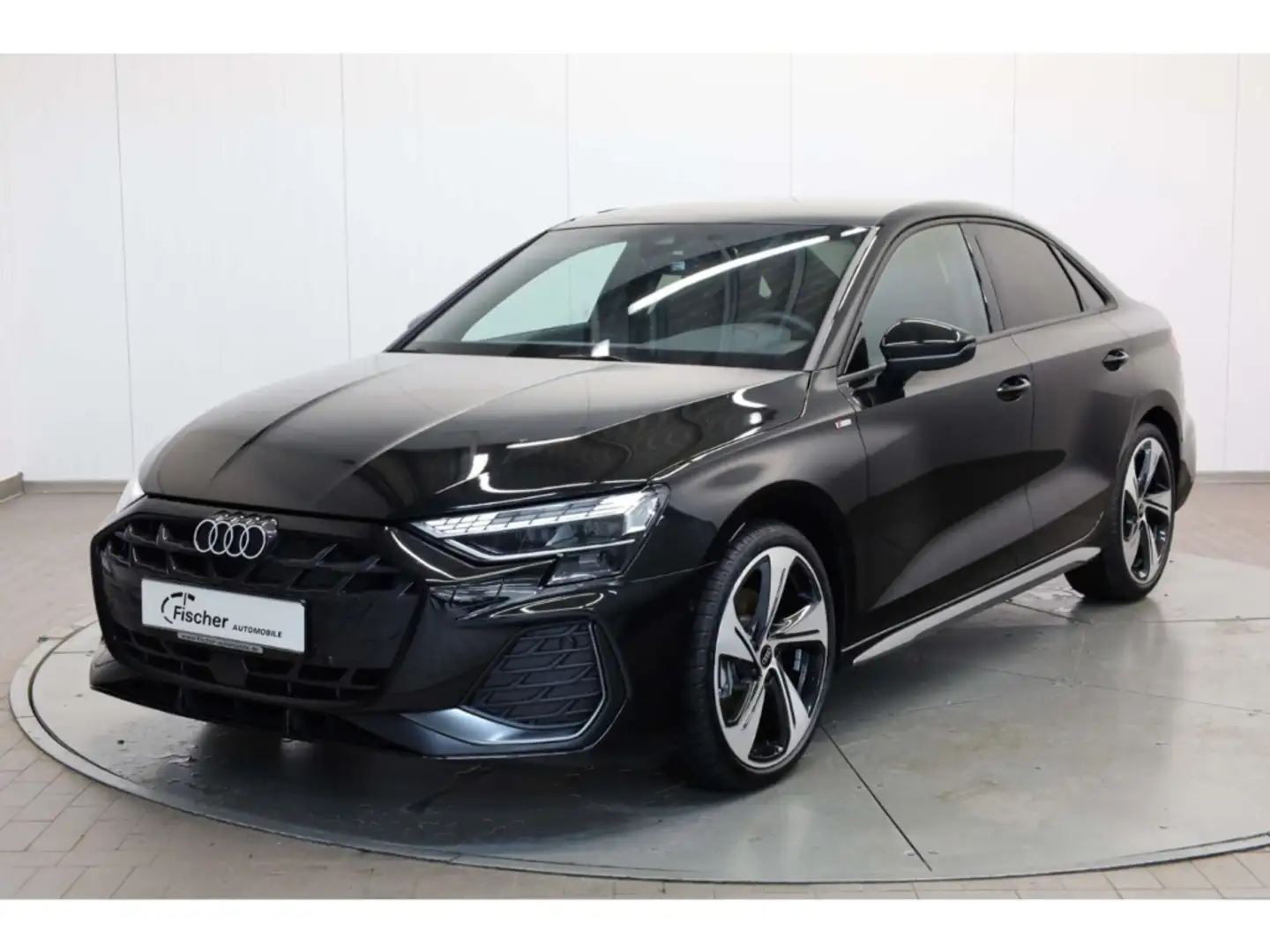 Audi A3 Limousine 35 TFSI S line Schwarz - 2