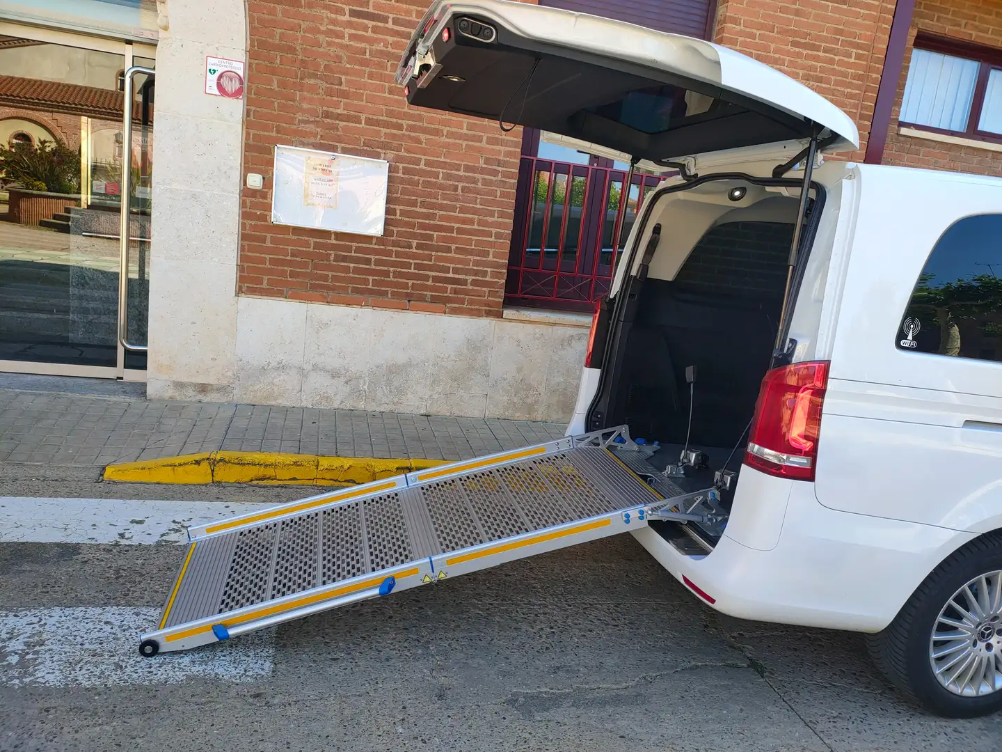 Mercedes-Benz Vito Vito Mixto 116CDI Extralargo 4x4 Aut. Blanco - 2