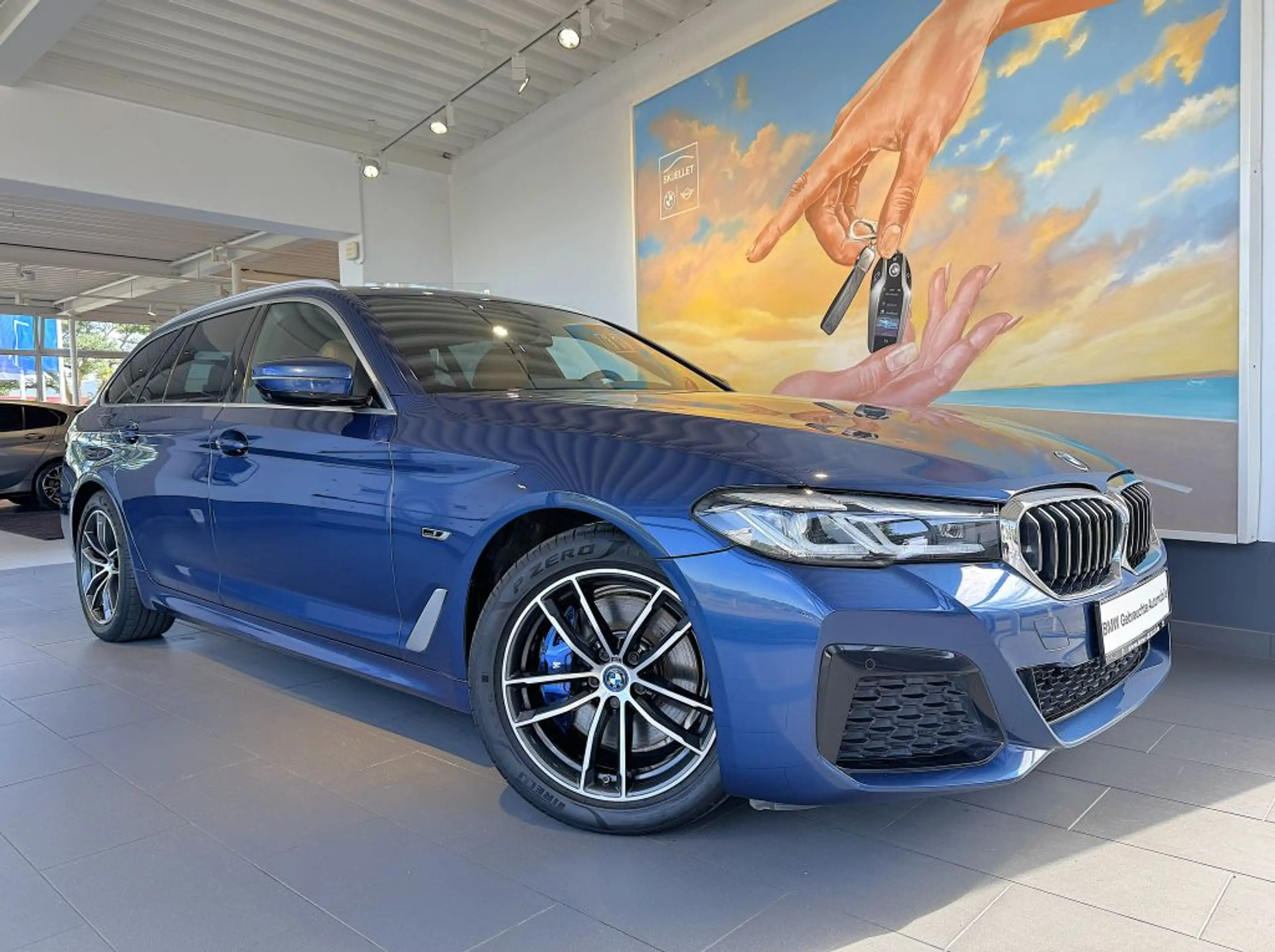 BMW 530 530e xDr. Tour. M SPORT PANO+KAM360+AHK+SPUR+LED — photo 2