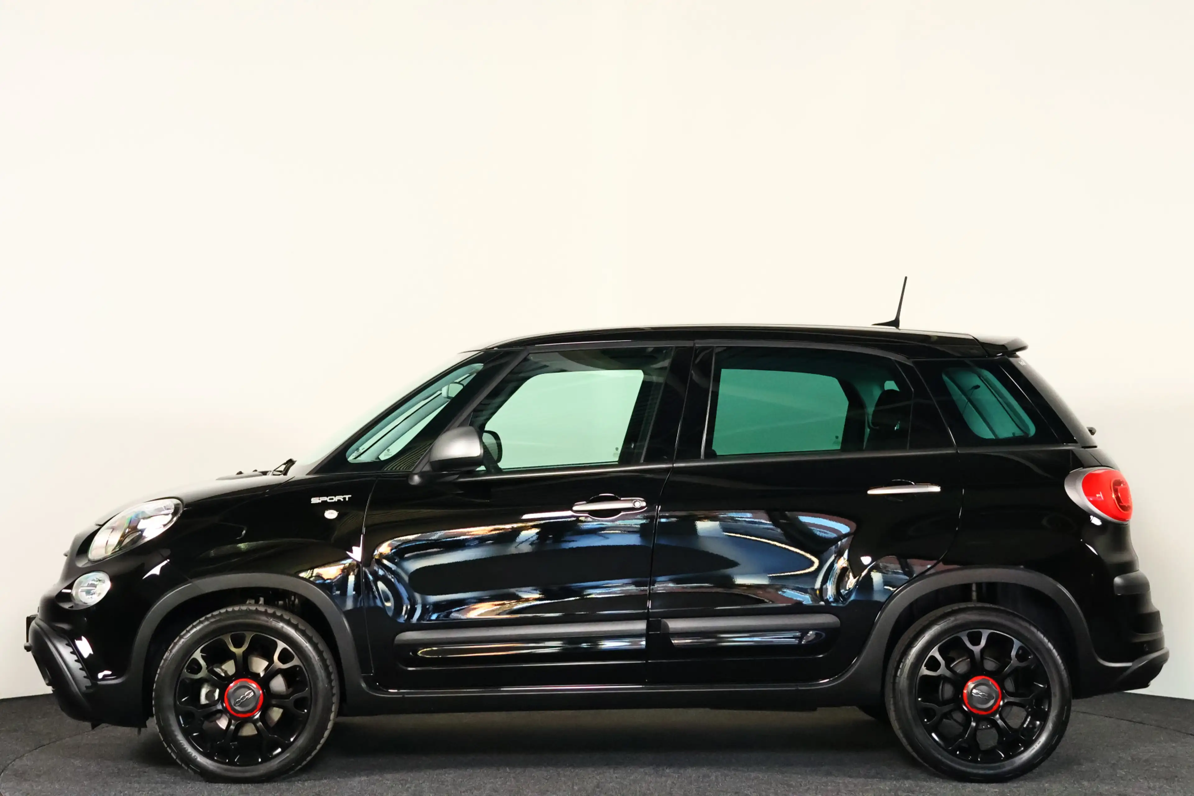 Fiat 500L 1.4-16V Lounge Navi / Cruisecontrol / Bluetooth / — photo 28