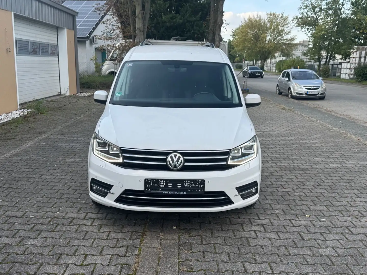 Volkswagen Caddy PKW Maxi 2.0 TDI Highline BMT DSG 1-HAND Weiß - 2