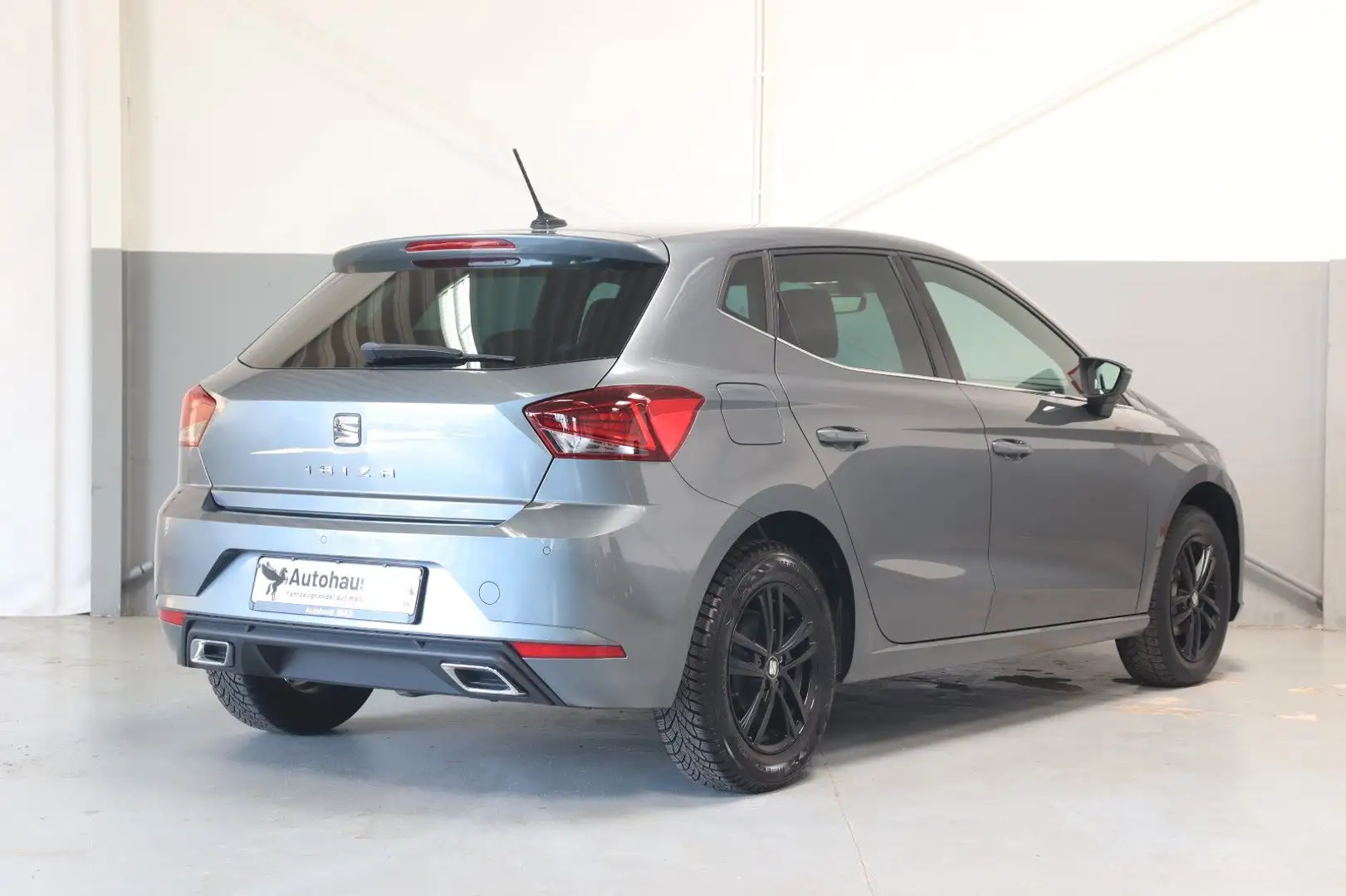 SEAT Ibiza Xcellence BEATS Sound~ACC~Navi~MFL~HillAss Grau - 2