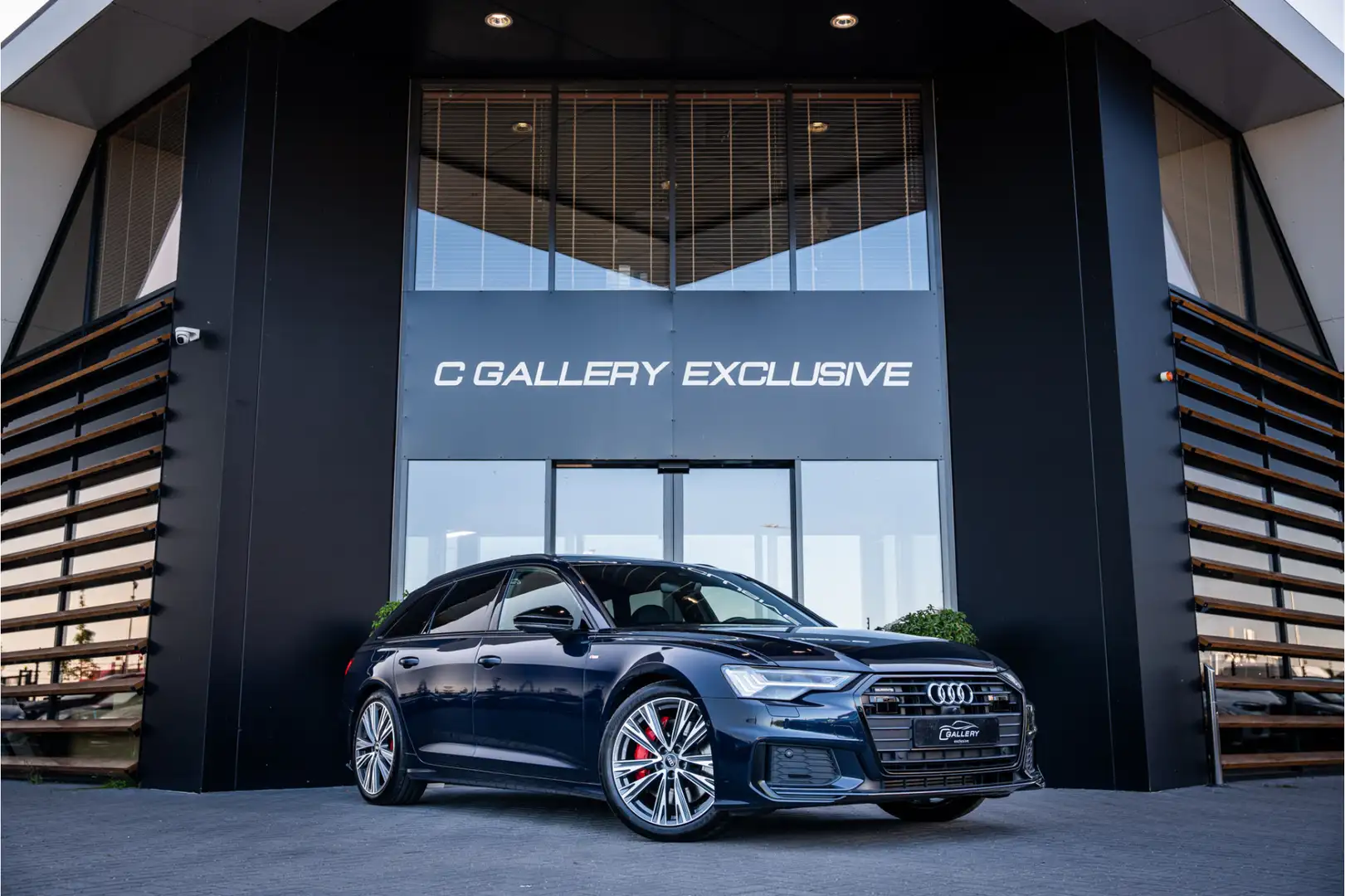 Audi A6 Avant 55 TFSI e quattro Pro Line S Competition - P Blauw - 1