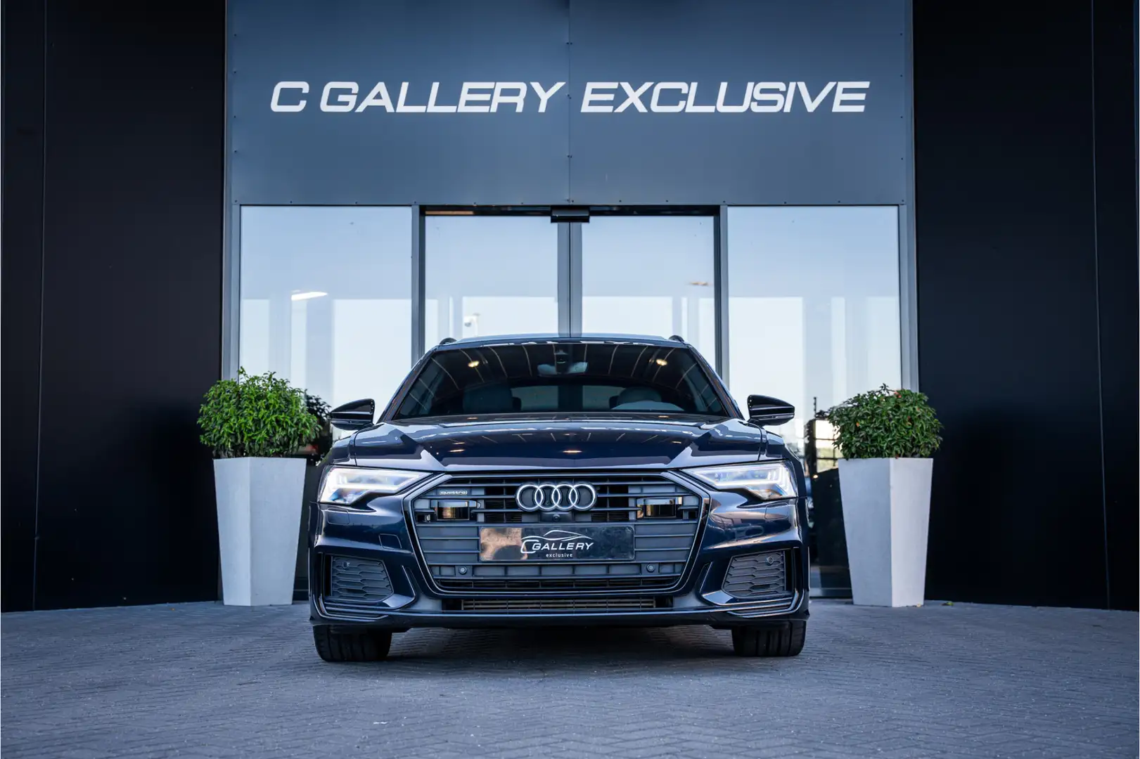 Audi A6 Avant 55 TFSI e quattro Pro Line S Competition - P Blauw - 2