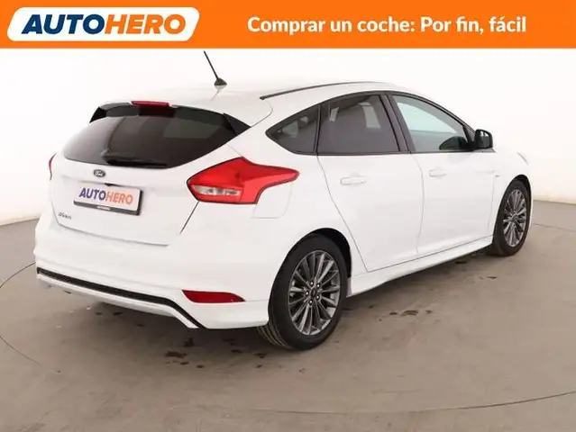 Ford Focus view 6