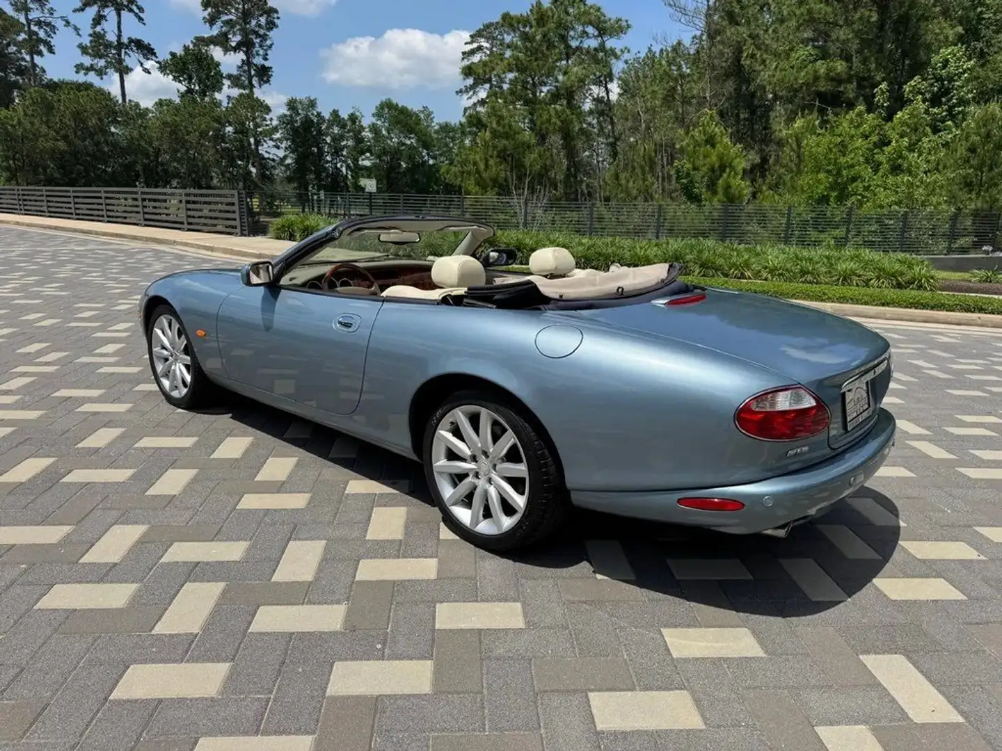 Jaguar XK8 XK8 4.2i V8 Blau - 2