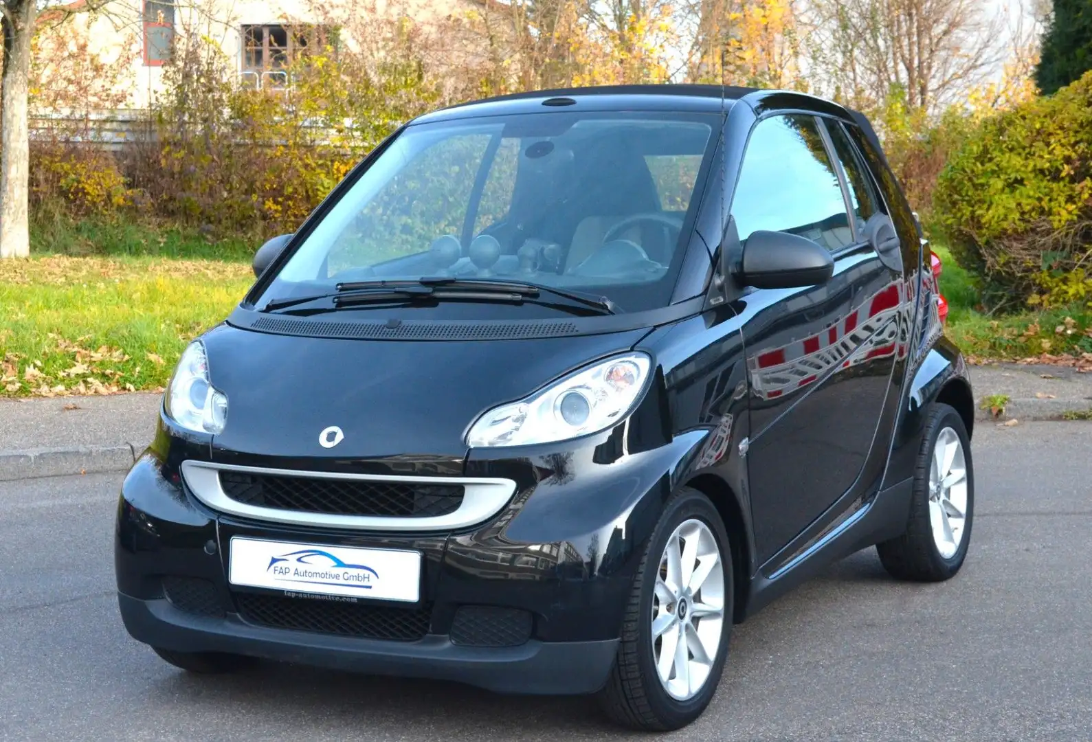 smart forTwo fortwo cabrio 62 kW Schwarz - 1