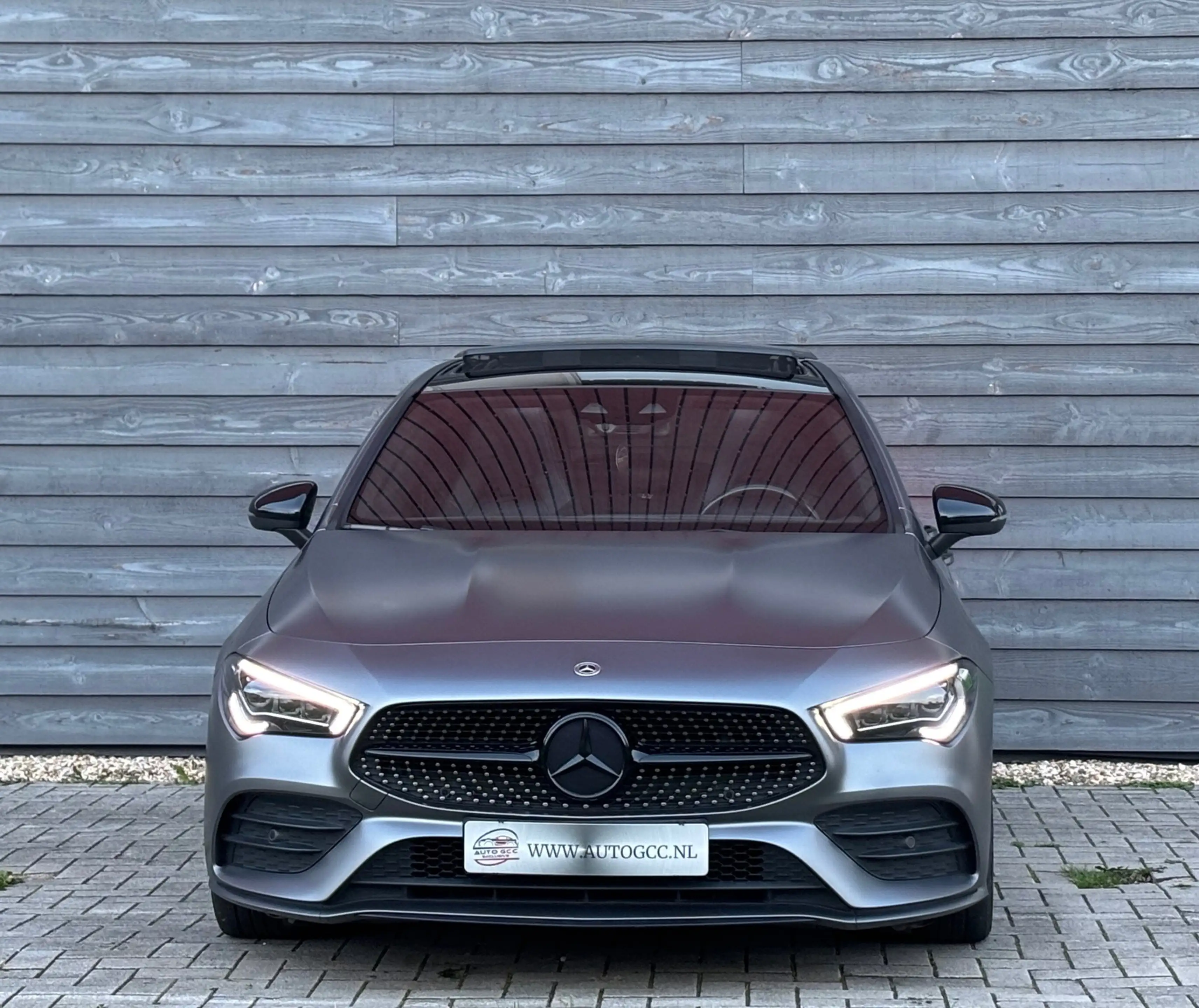 Mercedes-Benz CLA 200 Shooting Brake AMG PANO NAP BTW MAGNO GREY MAT VOL — photo 2