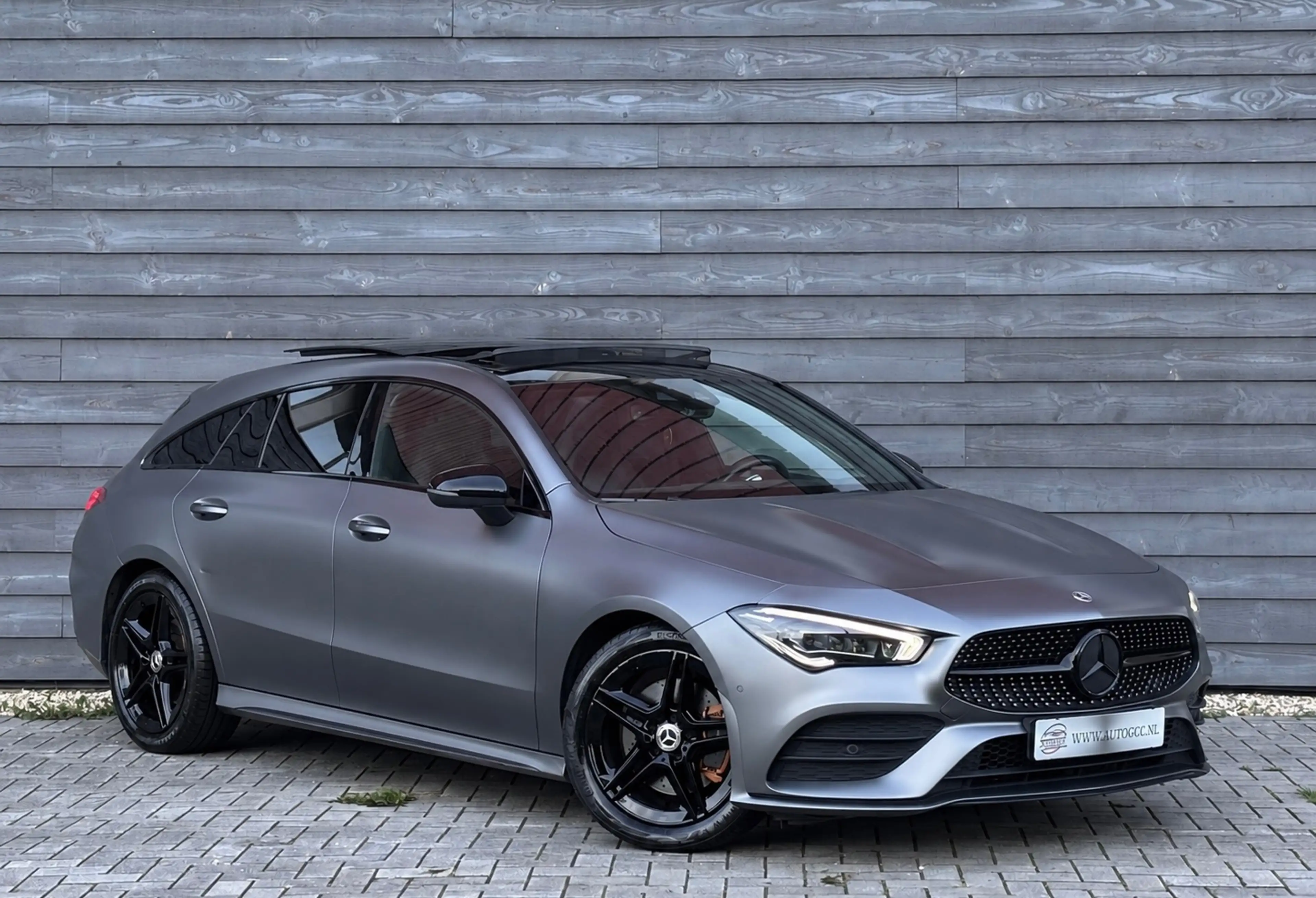 Mercedes-Benz CLA 200 Shooting Brake AMG PANO NAP BTW MAGNO GREY MAT VOL — photo 3