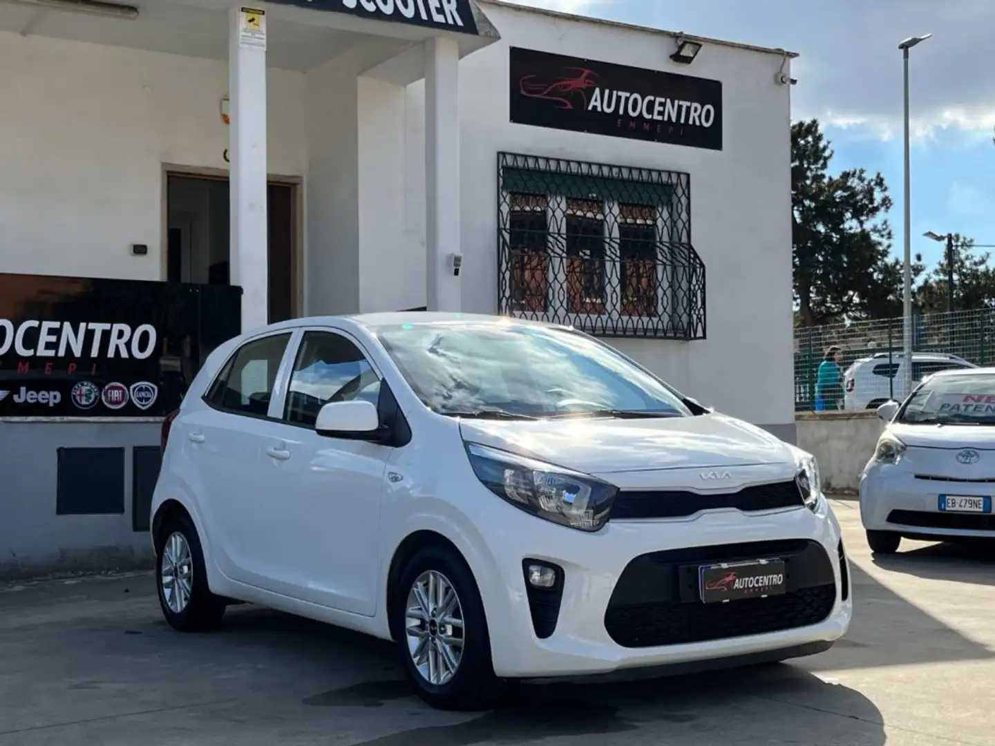 Kia Picanto 1.0 12V 5 porte Urban Bianco - 1