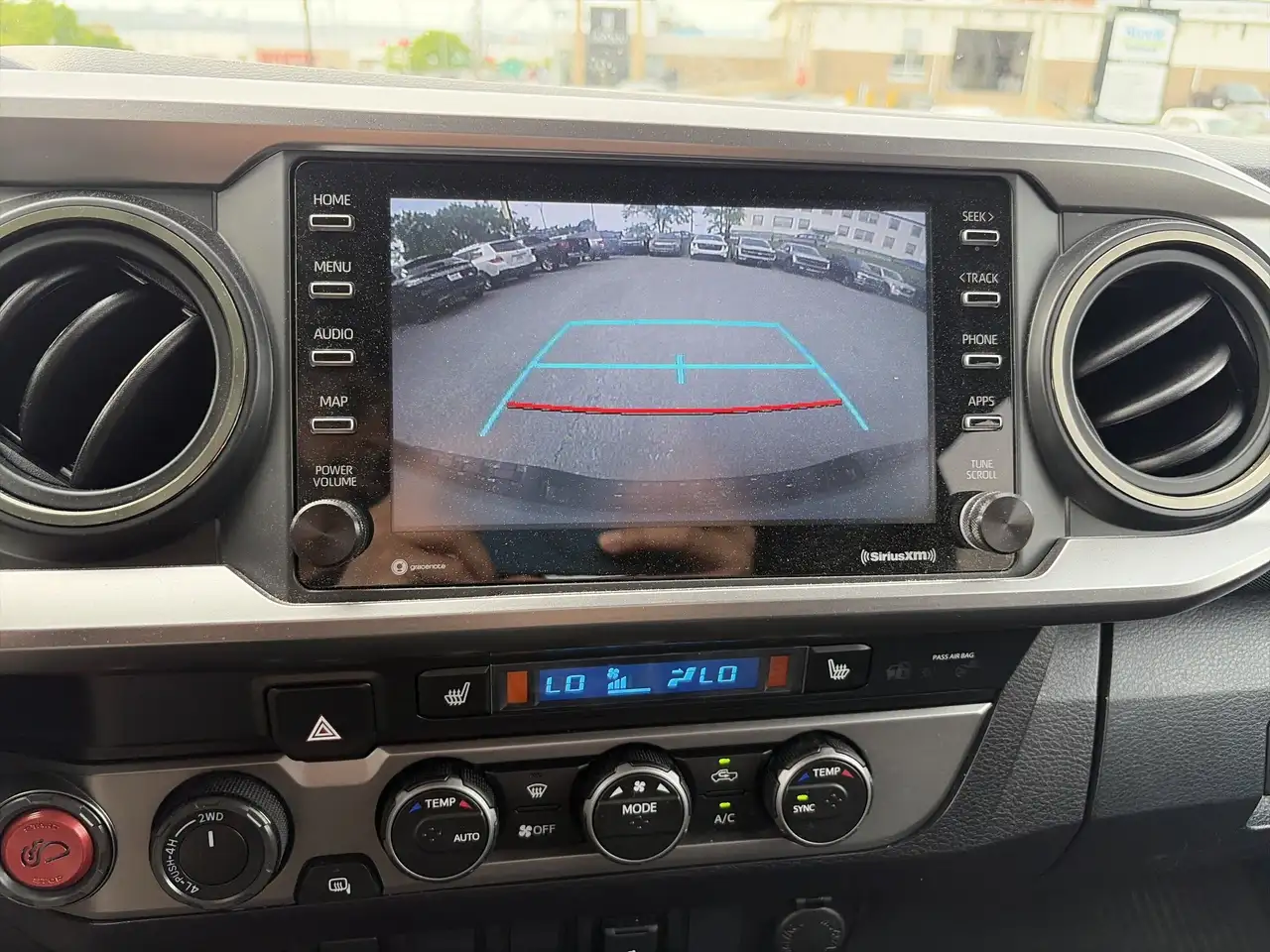 Toyota Tacoma снимка Toyota Tacoma