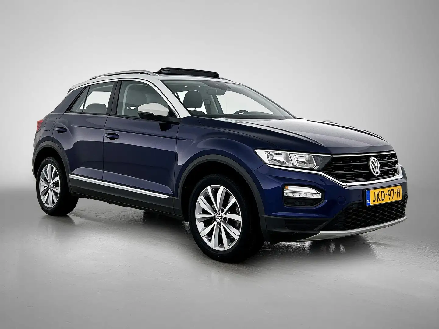 Volkswagen T-Roc 1.5 Sport 150pk | Schuif-/Kanteldak | Navigatie | Bleu - 2