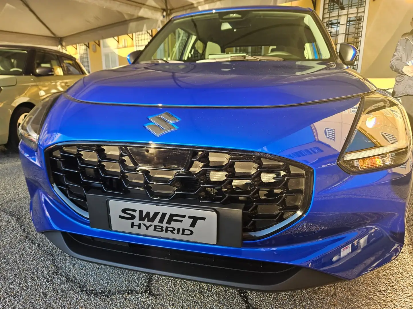 Suzuki Swift 1.2 WAKU Hybrid Promo Arancione - 2