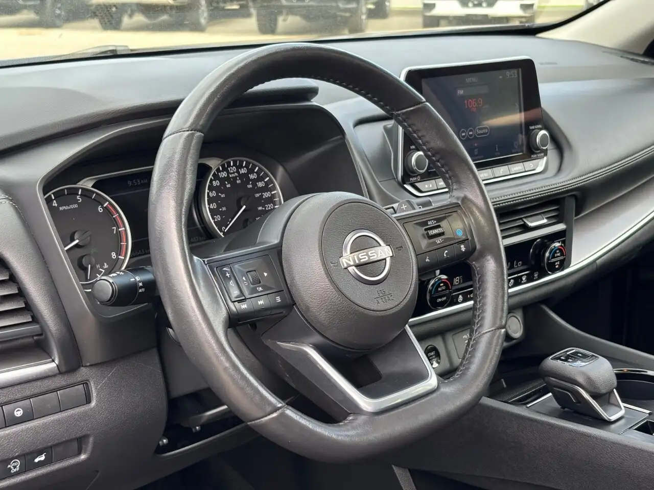 Nissan Rogue fotografie Nissan Rogue