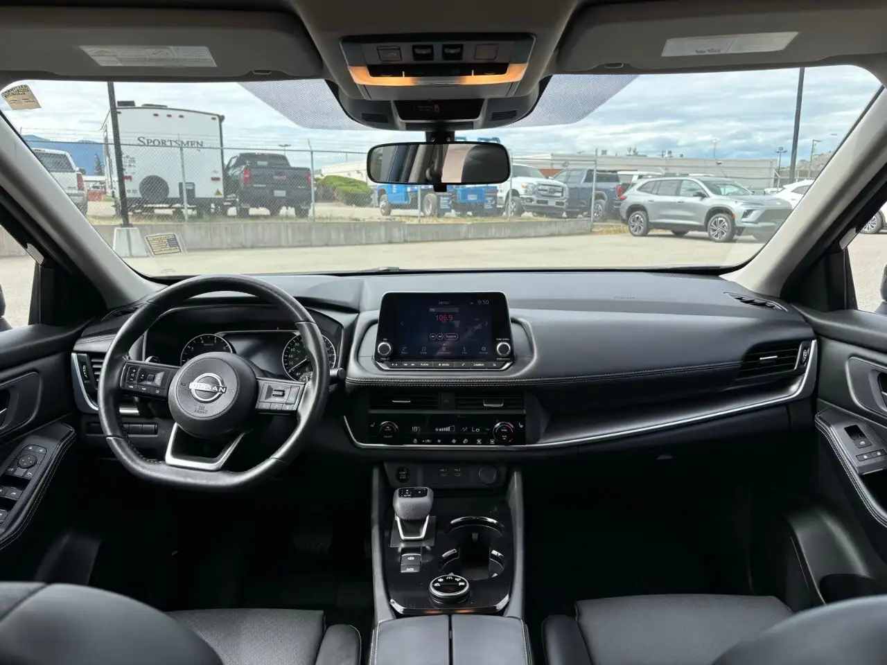 Nissan Rogue fotografie Nissan Rogue