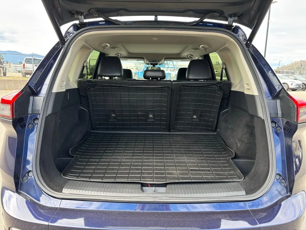 Nissan Rogue fotografie Nissan Rogue