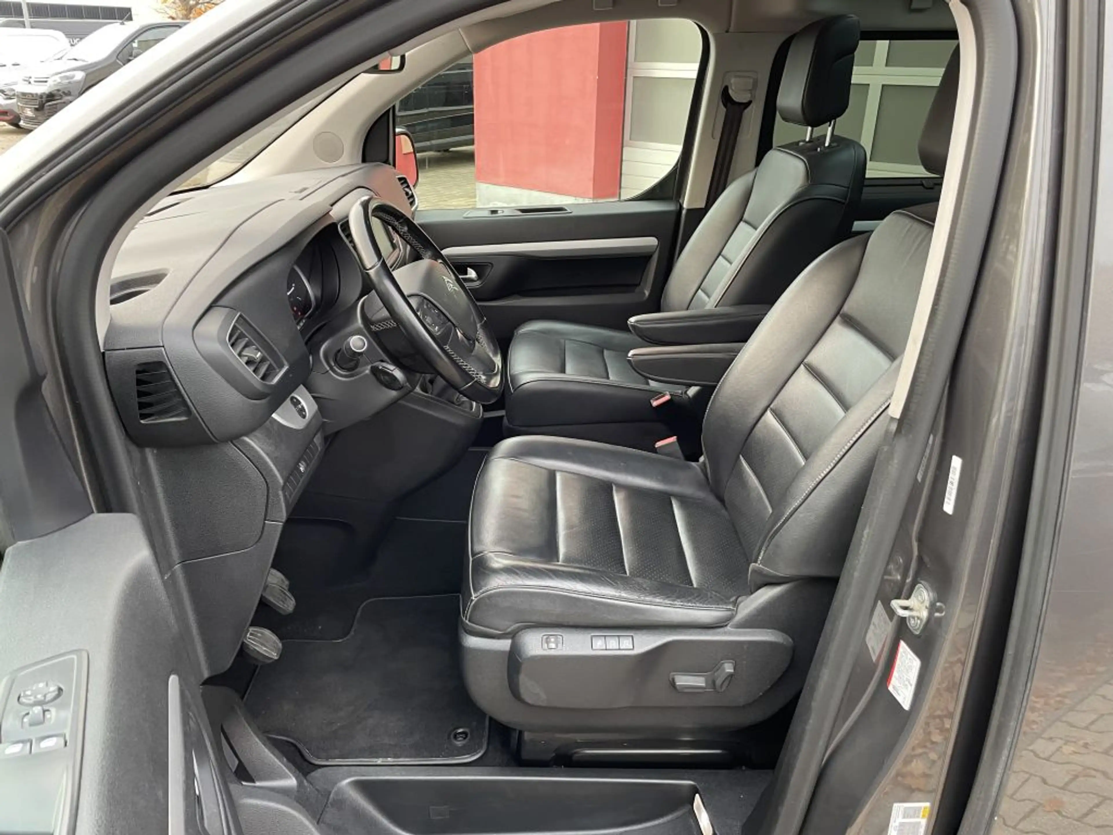 Citroen Spacetourer SpaceTourer M BlueHDi 145 Shine + AHK, 8-Sitzer — photo 7
