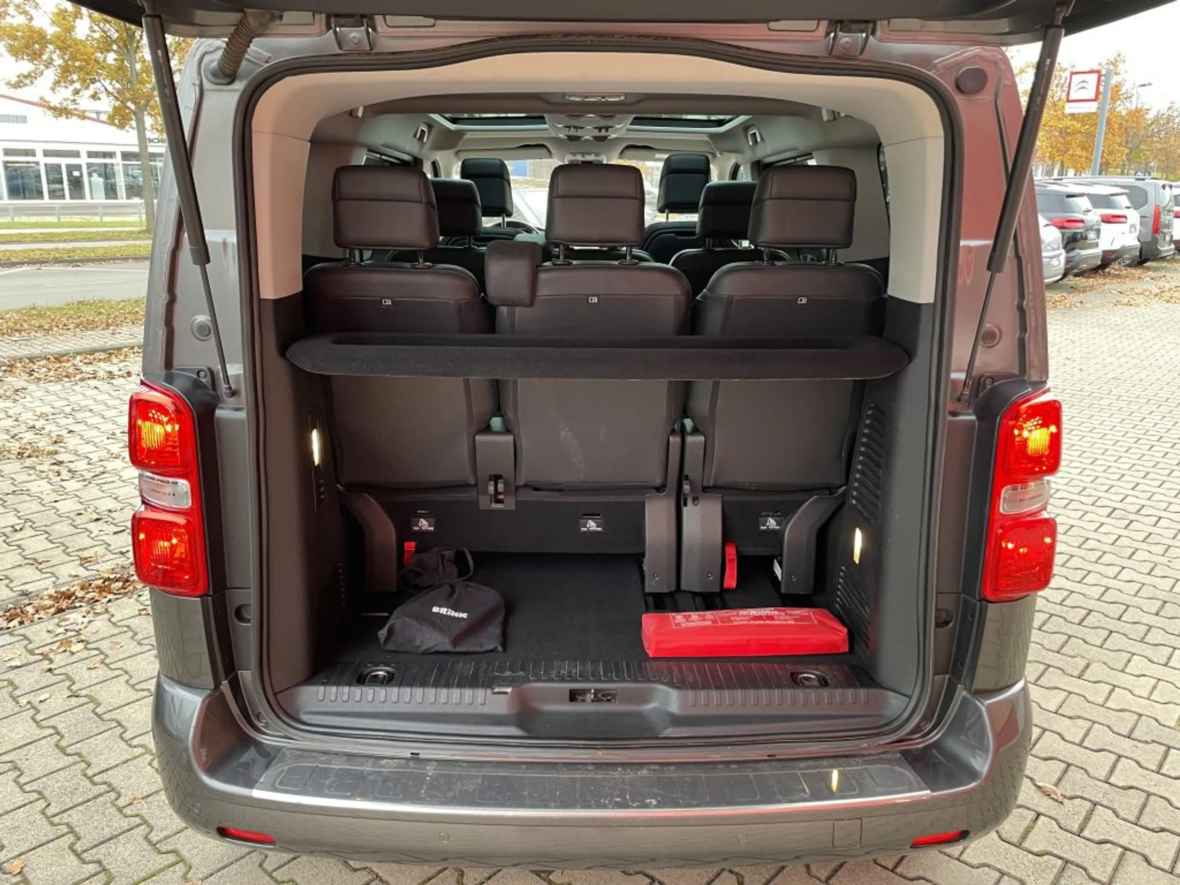 Citroen Spacetourer SpaceTourer M BlueHDi 145 Shine + AHK, 8-Sitzer — photo 8
