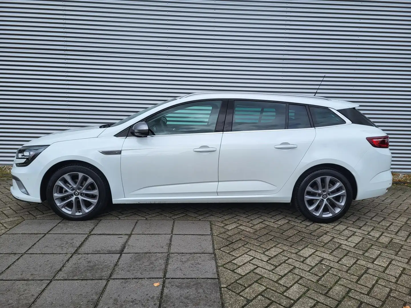 Renault Megane Estate 1.3 TCe GT-Line | Easy Life Pack | Audio In White - 2