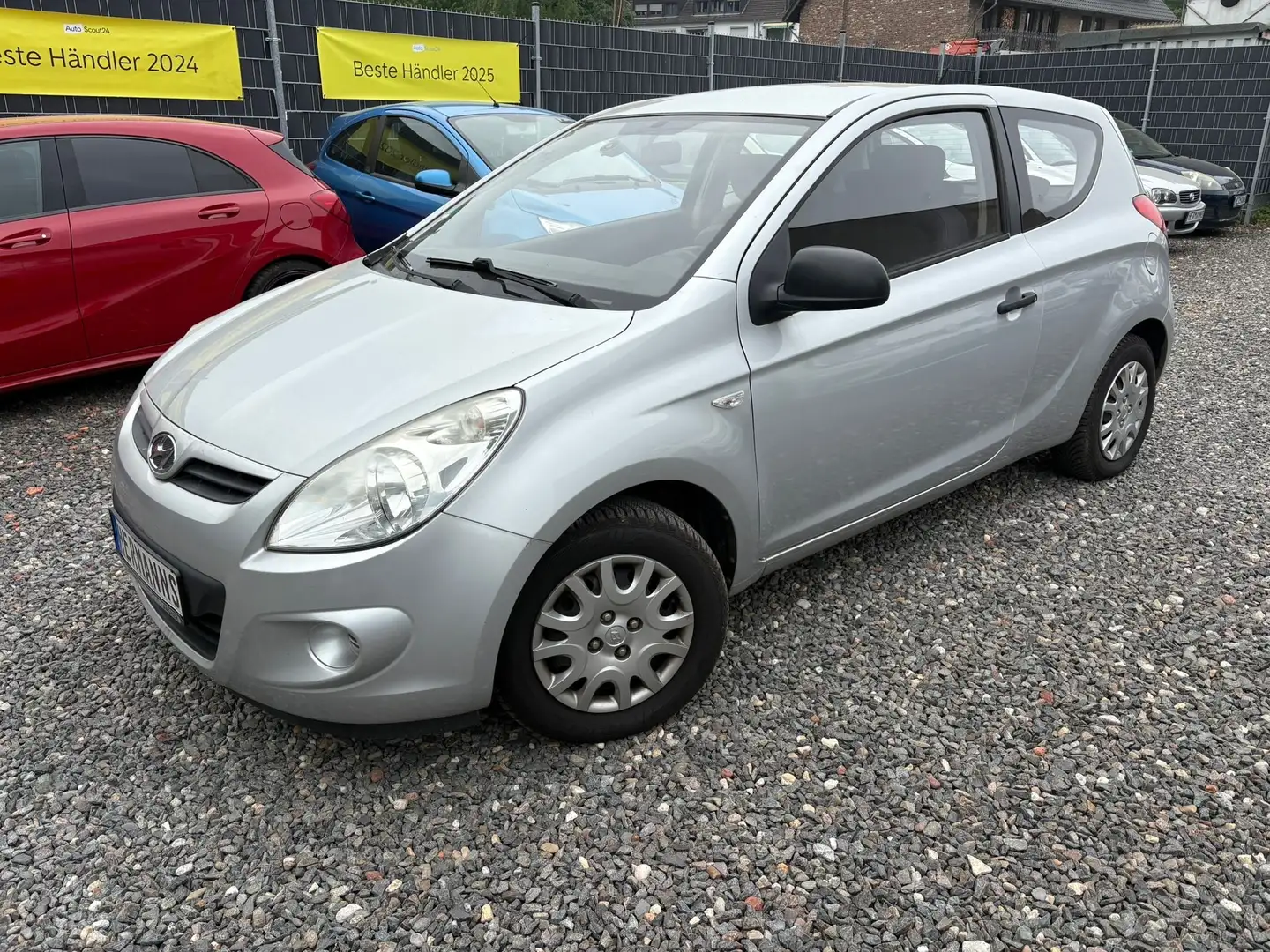Hyundai i20 Classic *KLIMAANLAGE/ ALLWETTERREIFEN/ TÜV NEU* Zilver - 1