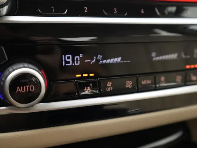BMW 5 Series view 15