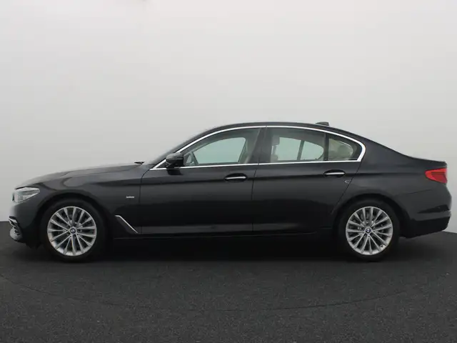 BMW 5 Series view 2