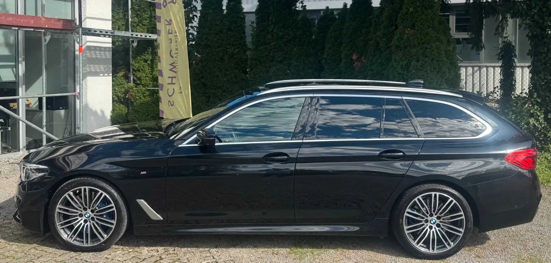 BMW 540 i Touring xDrive*M-Sportpaket*Head-UP*AHK*TOP Noir - 2