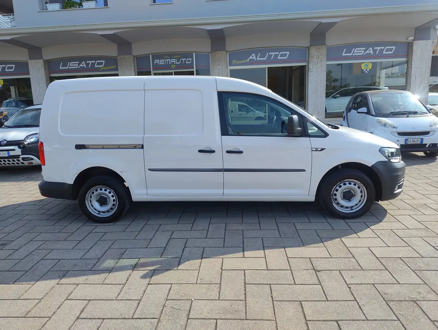 Volkswagen Caddy Maxi 1.4 tgi 110 cv Van Business Fattura IVA Espos Wit - 1
