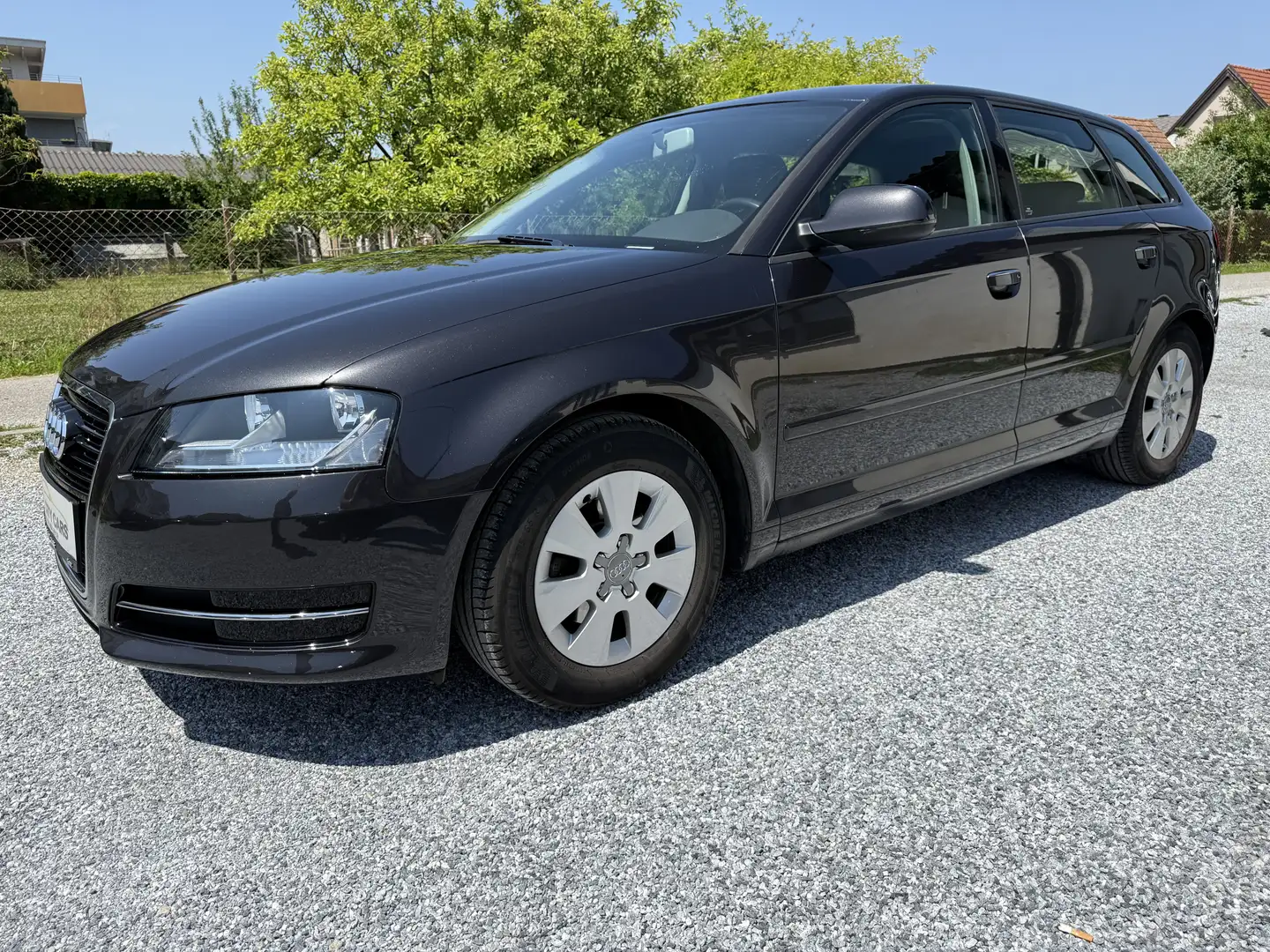 Audi A3 SB Attraction 1,6 TDI DPF ERSTBESITZ/ KEIN ROST!!! - 1