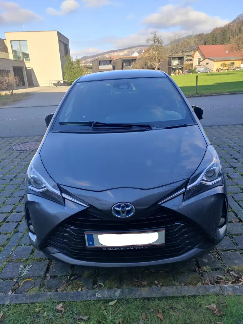 Toyota Yaris Yaris 1,5 VVT-i Hybrid Active Active Grau - 1