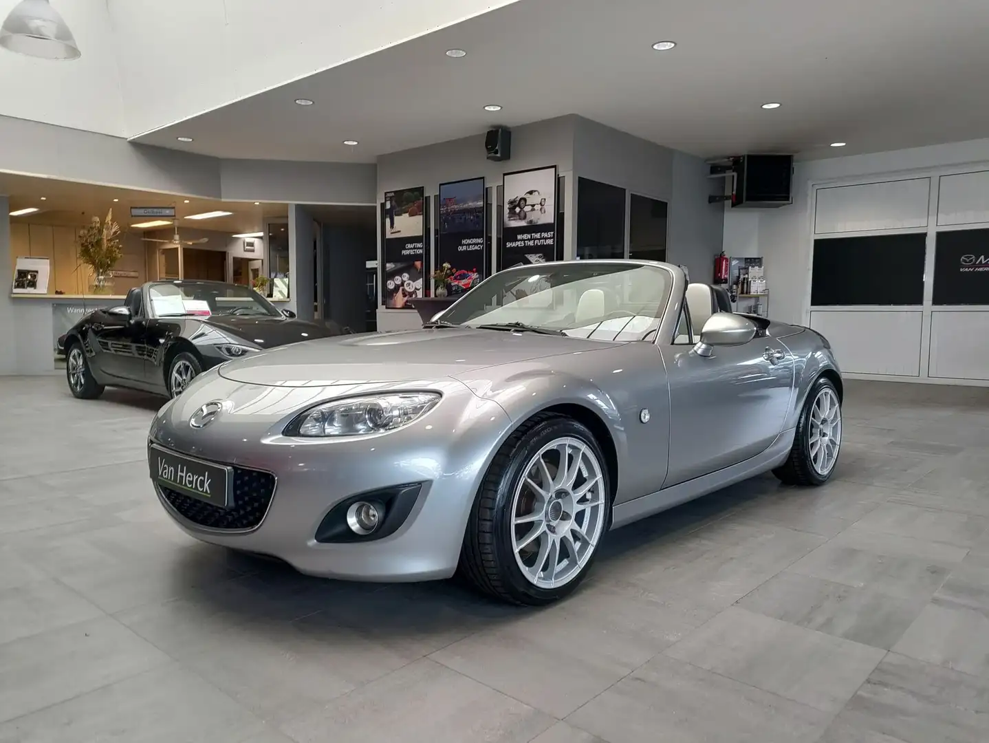 Mazda MX-5 1.8i Roadster Coupé Active + leder Gris - 2