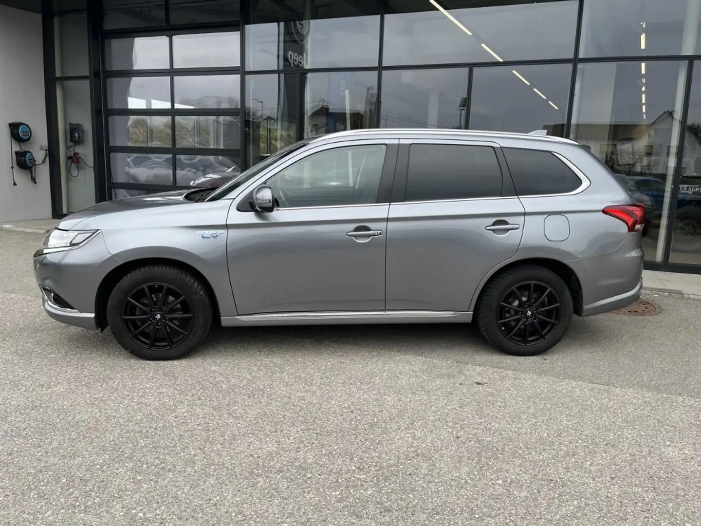 Mitsubishi Outlander PHEV 2,0 4WD Instyle Connect Gris - 2
