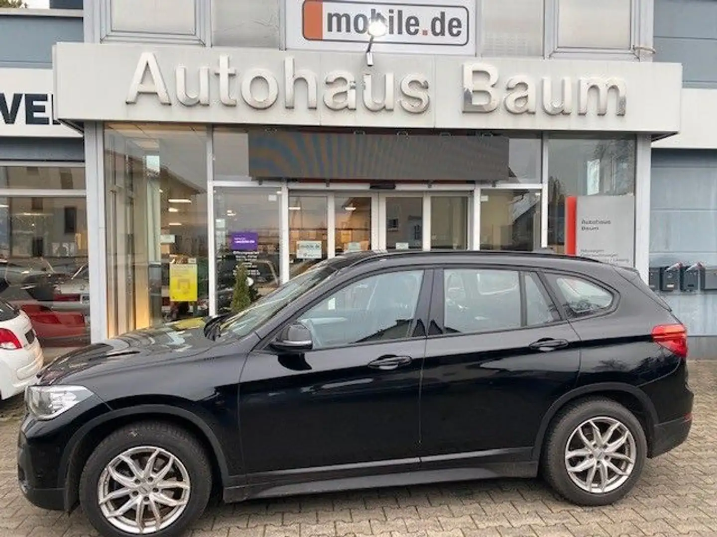 BMW X1 sDrive 18 i Advantage Noir - 1